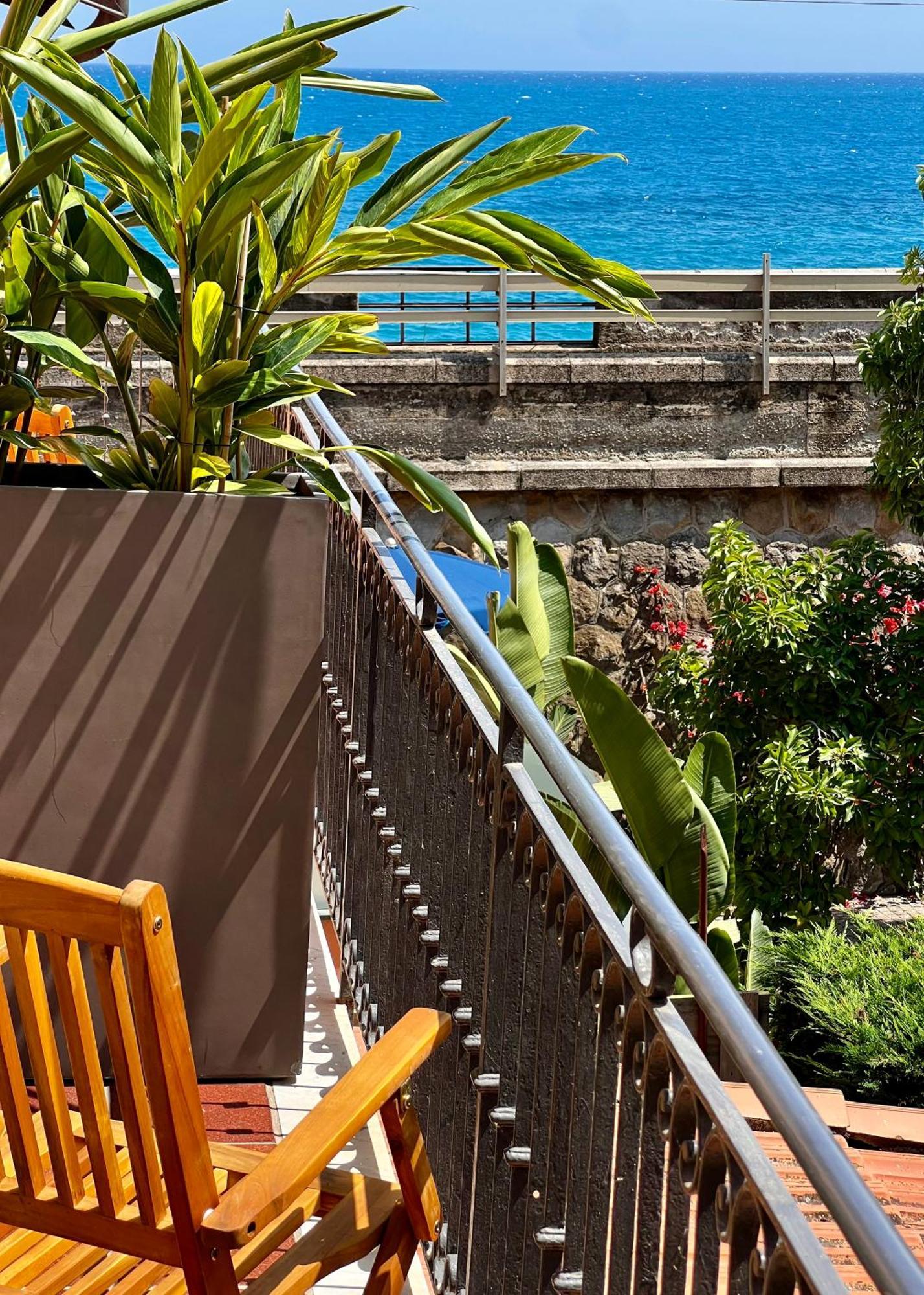 Hotel Oasi Di Mare, Con Parcheggio Privato E Colazione Bordighera Exterior foto